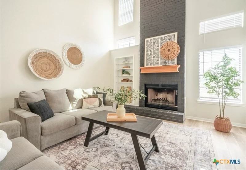 2114 Gina Dr - Photo 2 of 21