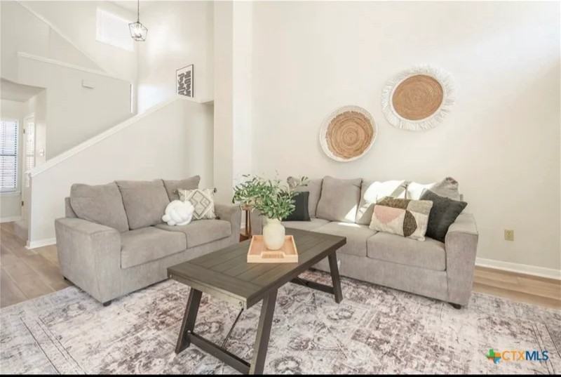 2114 Gina Dr - Photo 3 of 21