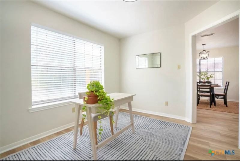 2114 Gina Dr - Photo 4 of 21