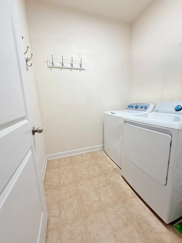 550 Callandale Ln - Photo 4 of 20