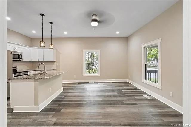 609 Old North Main St - Photo 4 of 14