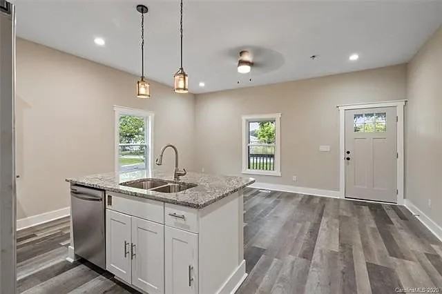 609 Old North Main St - Photo 5 of 14