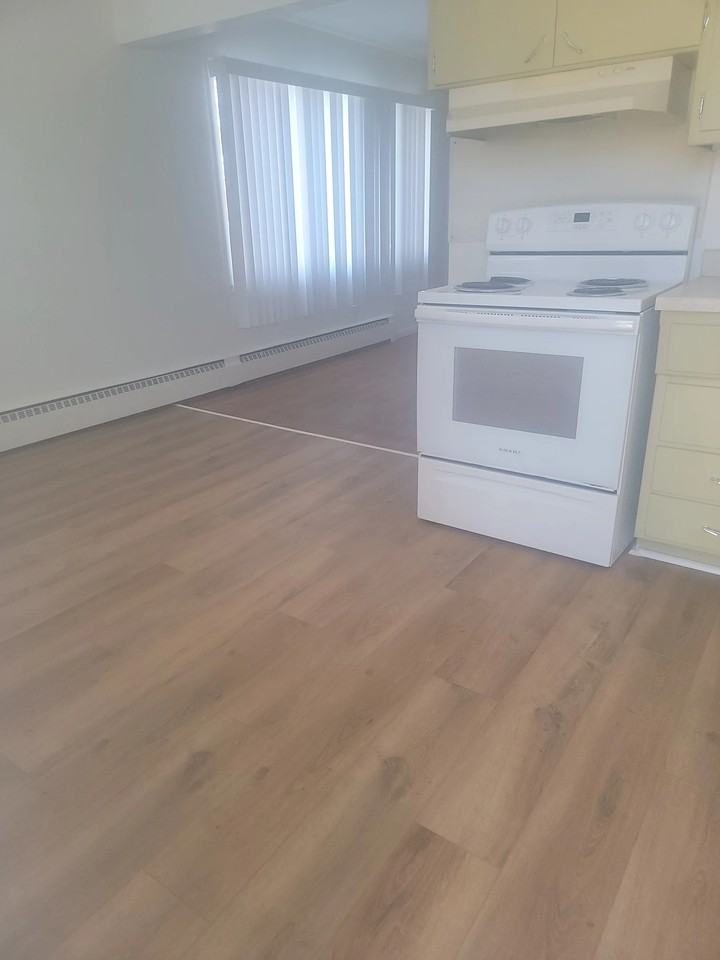 1013 Mary St #2 - Photo 4 of 15