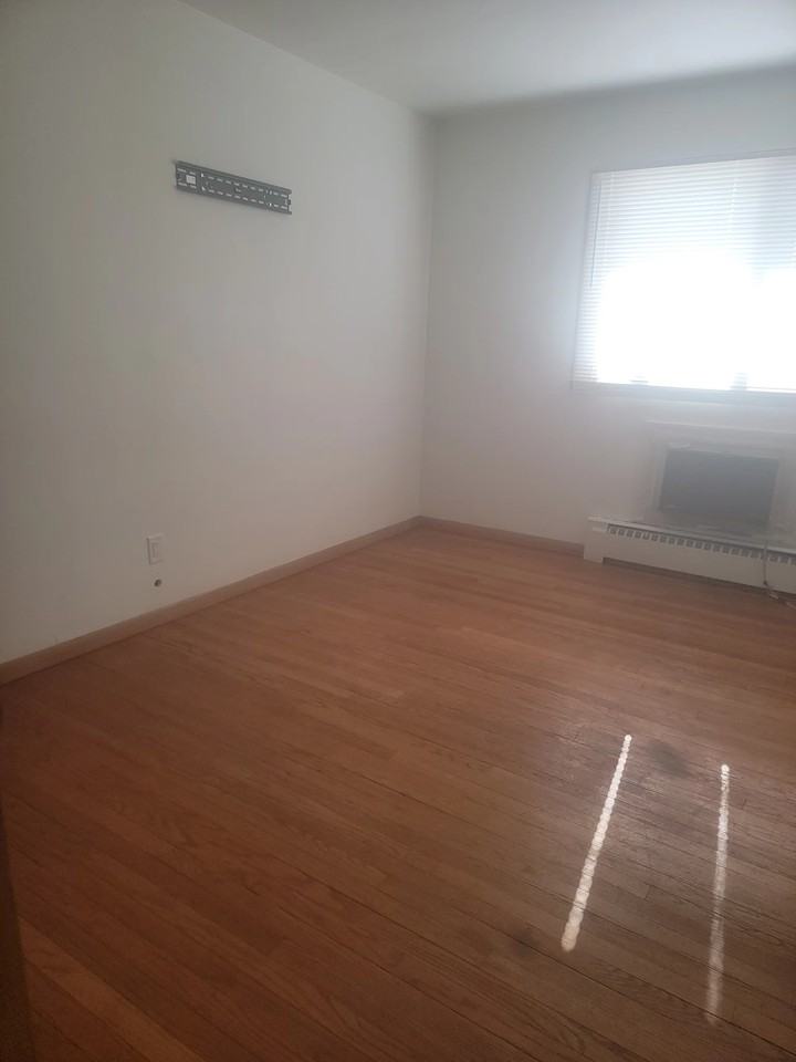 1013 Mary St #2 - Photo 7 of 15