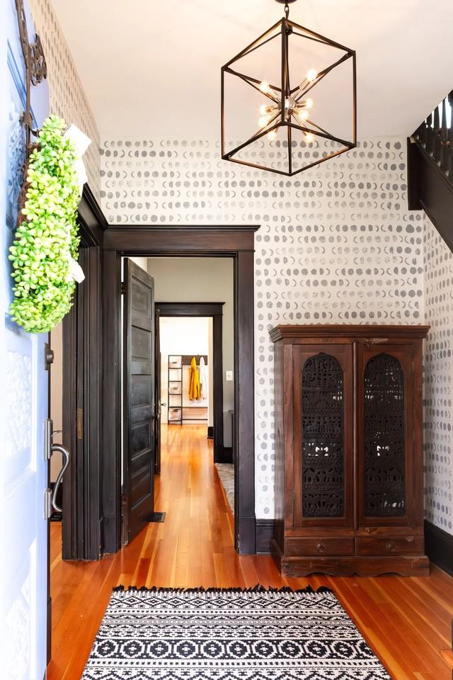 6043 26th Ave Ne - Photo 2 of 20