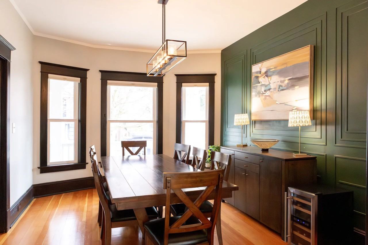 6043 26th Ave Ne - Photo 3 of 20