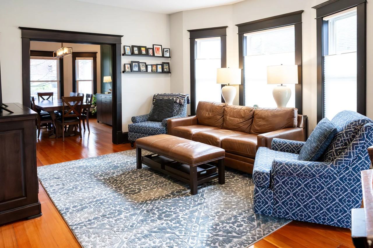 6043 26th Ave Ne - Photo 4 of 20