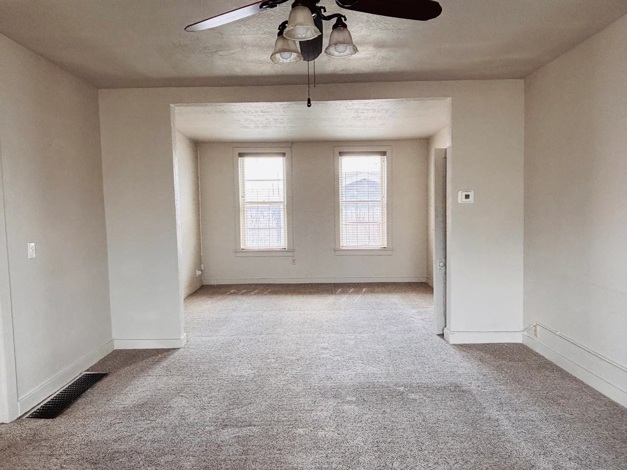 12 Es - Photo 4 of 14