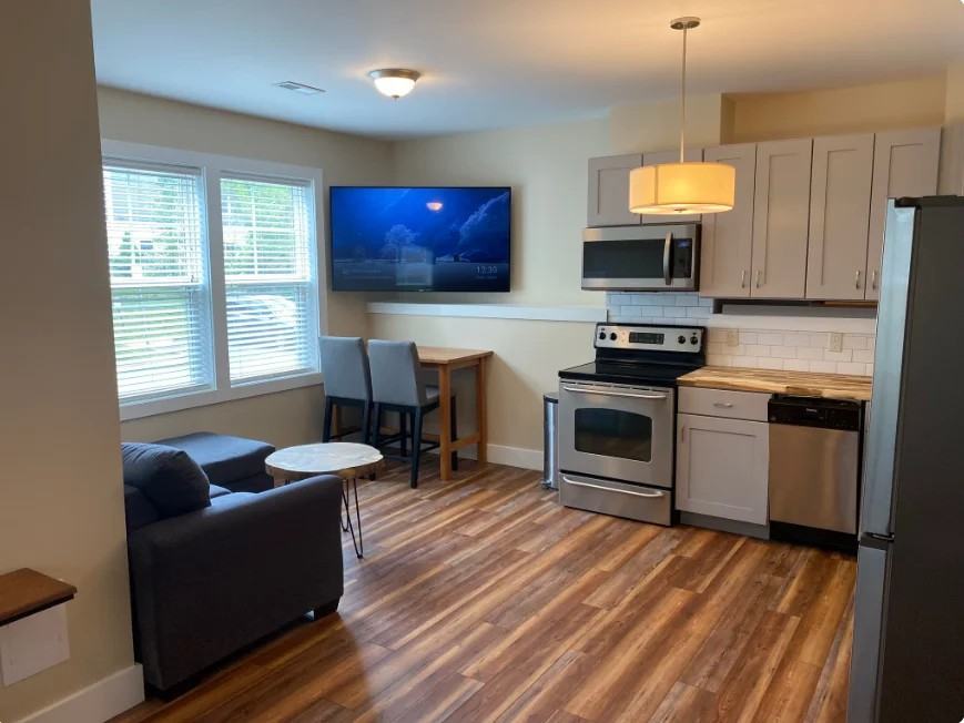 1458 Avon St #B - Photo 3 of 7