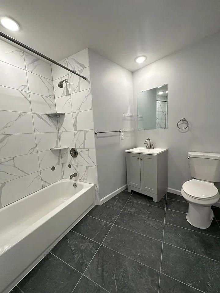 207 Redwood Ave #401 - Photo 6 of 7