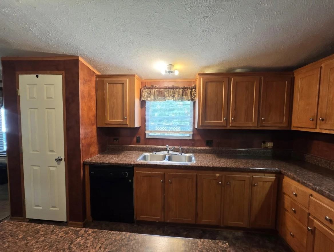 818 Saints Hvn - Photo 2 of 14