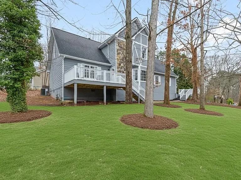 1811 Chantilly Ct - Photo 2 of 38