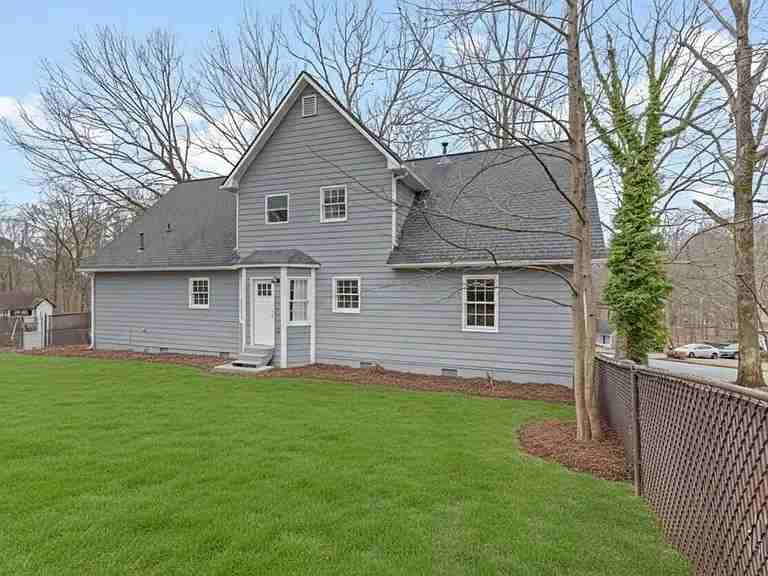 1811 Chantilly Ct - Photo 4 of 38