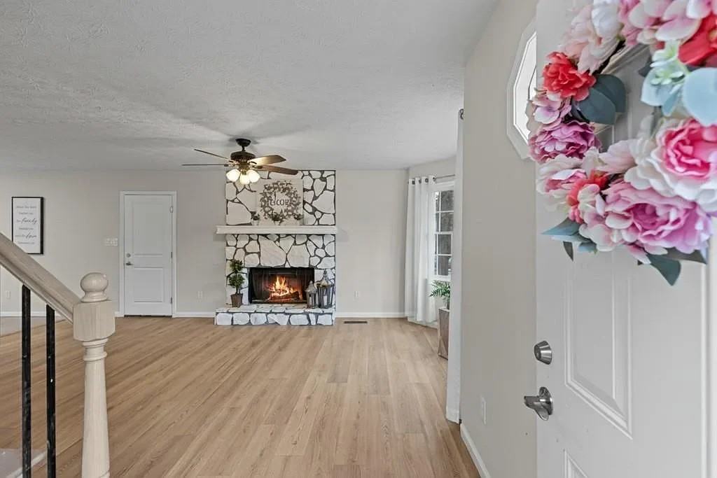 1811 Chantilly Ct - Photo 6 of 38