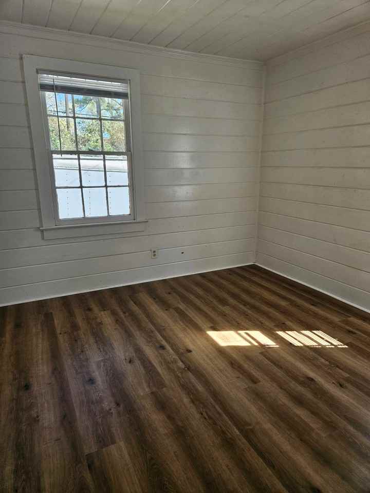 500A Rhodes Ave - Photo 5 of 7