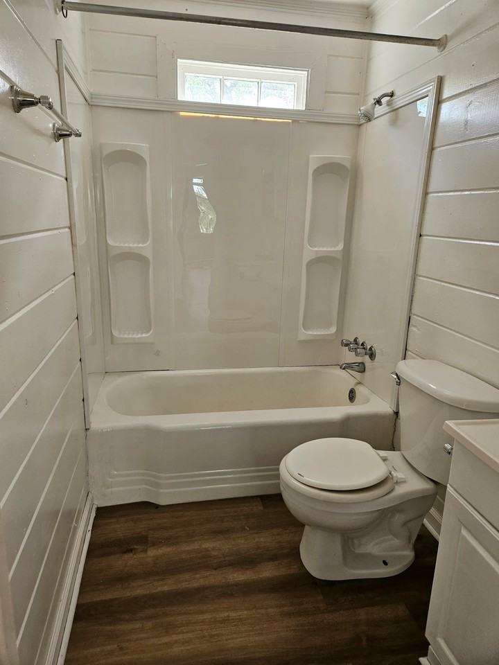 500A Rhodes Ave - Photo 6 of 7