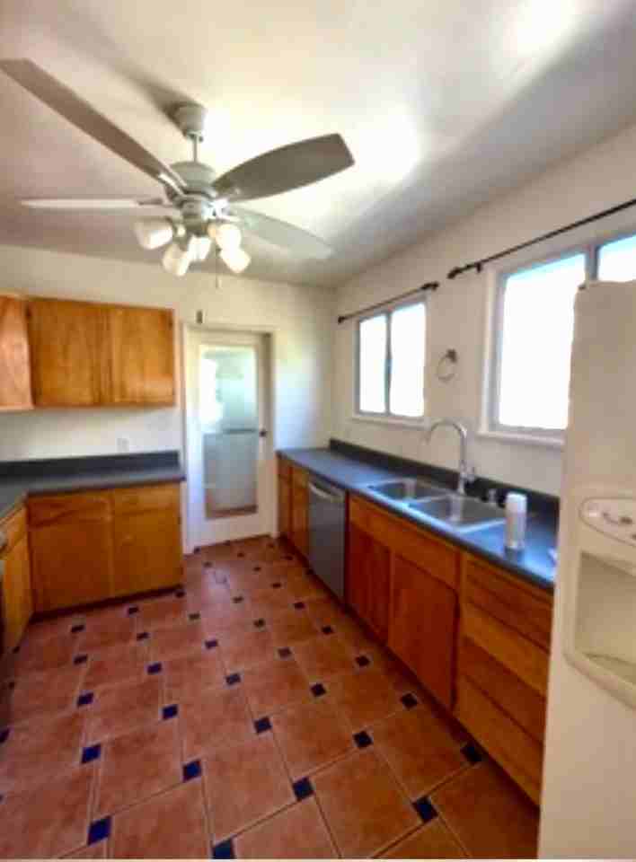 6089 Cashio St - Photo 3 of 20