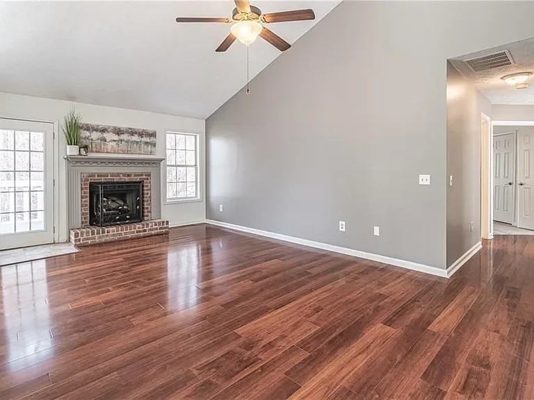 1710 Omie Way - Photo 3 of 25