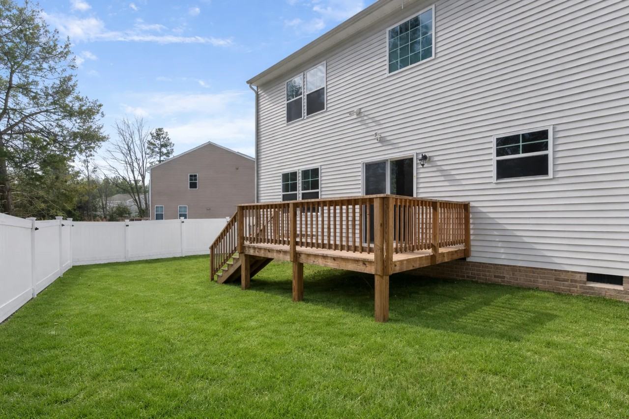 52 Sovereign Cir - Photo 7 of 14