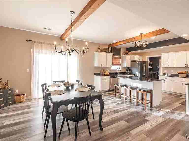 101 Greentree Rd - Photo 4 of 12