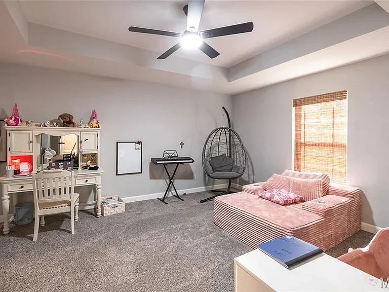 101 Greentree Rd - Photo 7 of 12