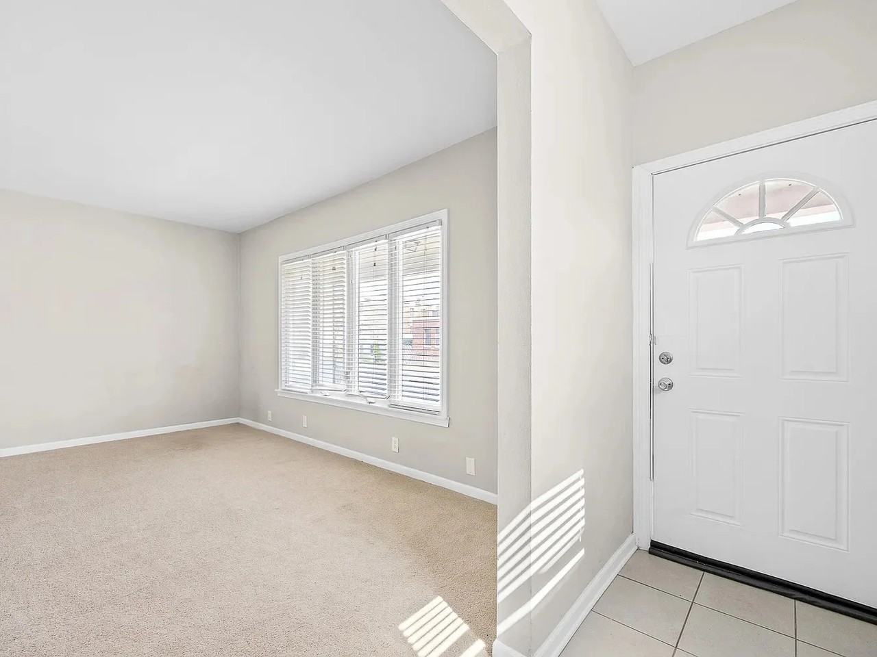 6151 S Austin Ave - Photo 4 of 11