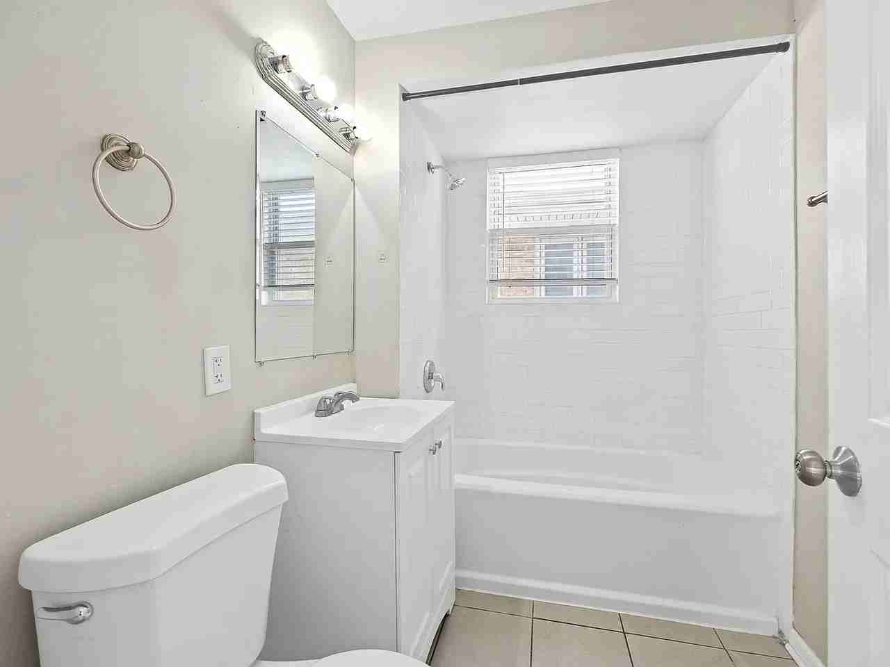 6151 S Austin Ave - Photo 6 of 11