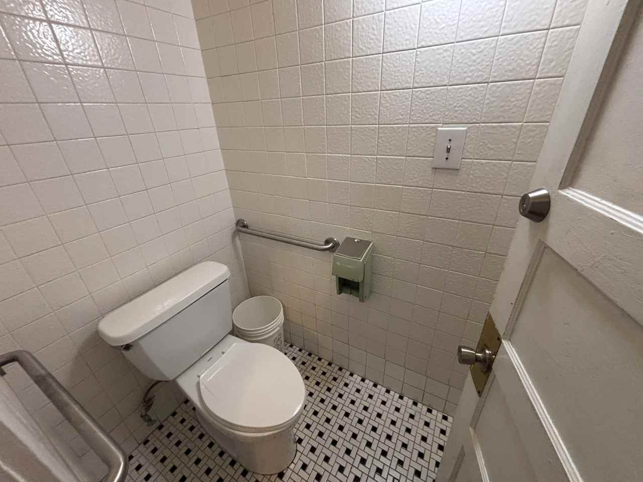 1098 Larkin St #1 - Photo 7 of 12