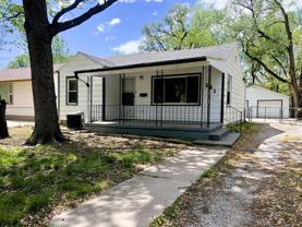 141 S Custer Ave - Photo 1 of 1