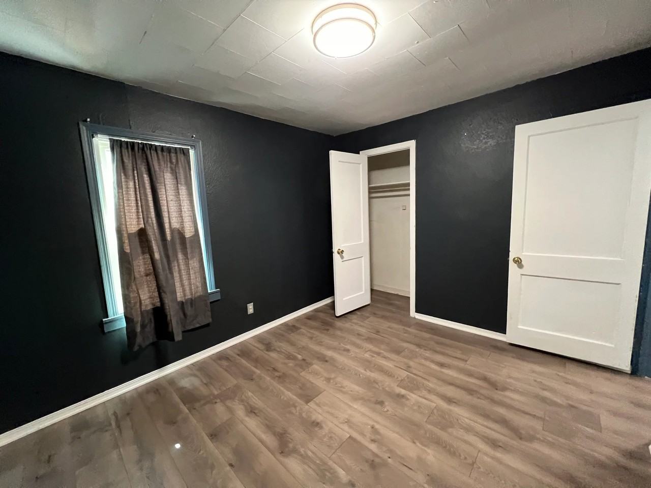 141 S Custer Ave - Photo 5 of 20