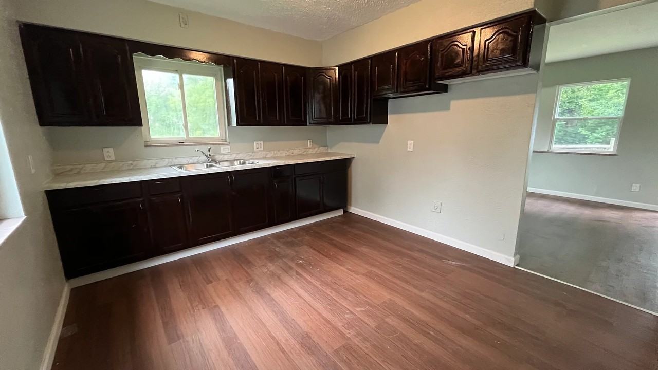 3758 Wallace Blvd - Photo 2 of 7