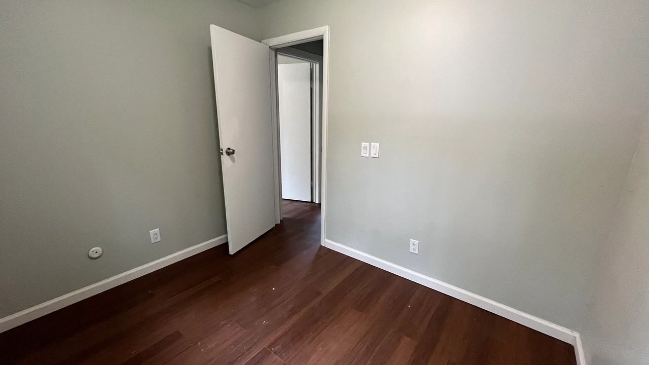 3758 Wallace Blvd - Photo 4 of 7