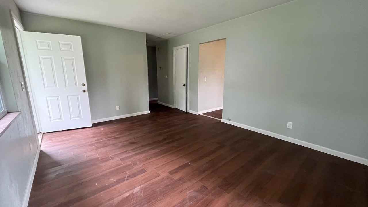 3758 Wallace Blvd - Photo 5 of 7