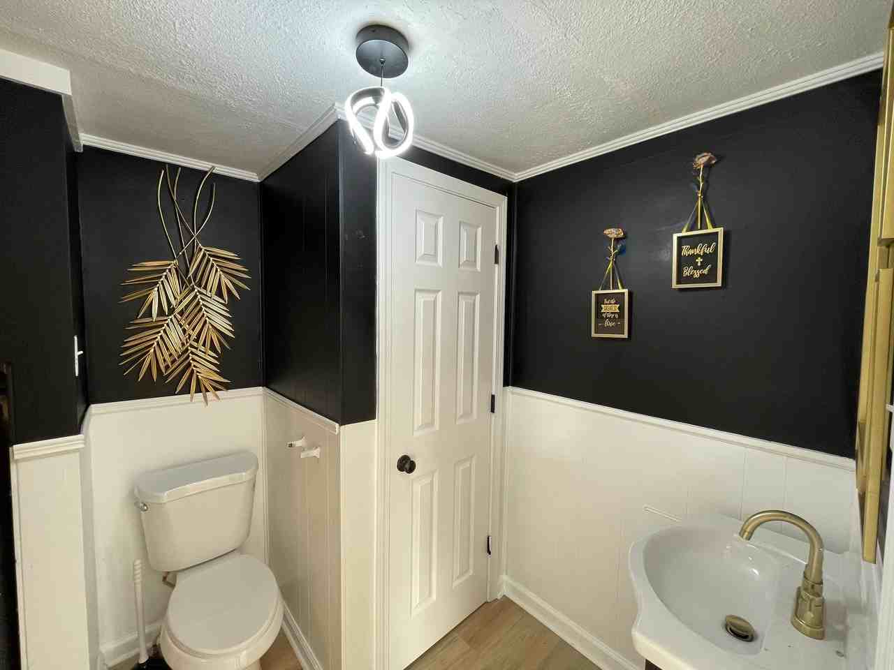 447 Lindsey Rd - Photo 4 of 11