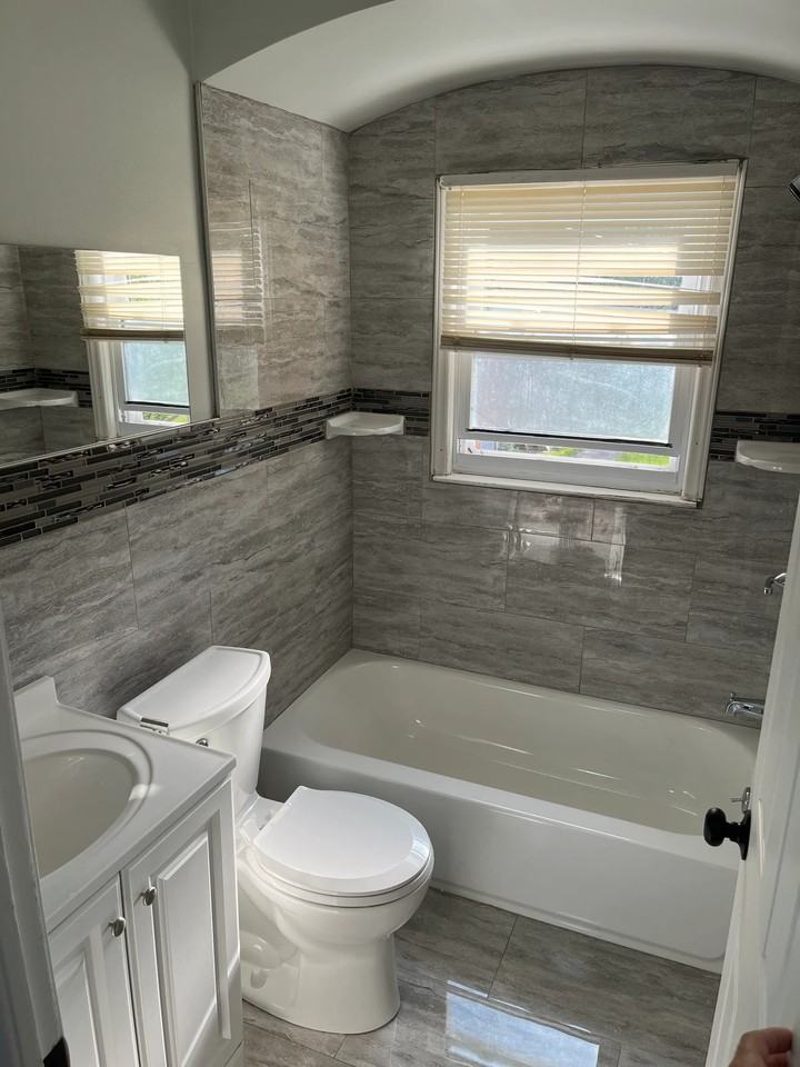 2215 Kingsbury Ave - Photo 3 of 9