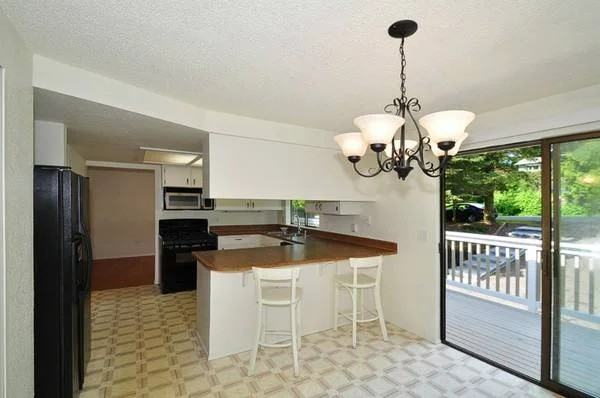 19018 68th Ave Ne - Photo 3 of 13