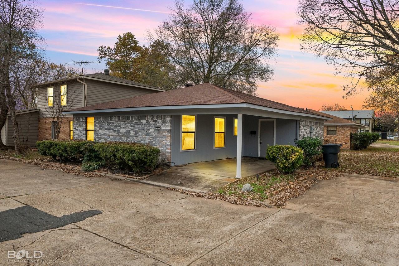 305 Orleans St - Photo 3 of 24