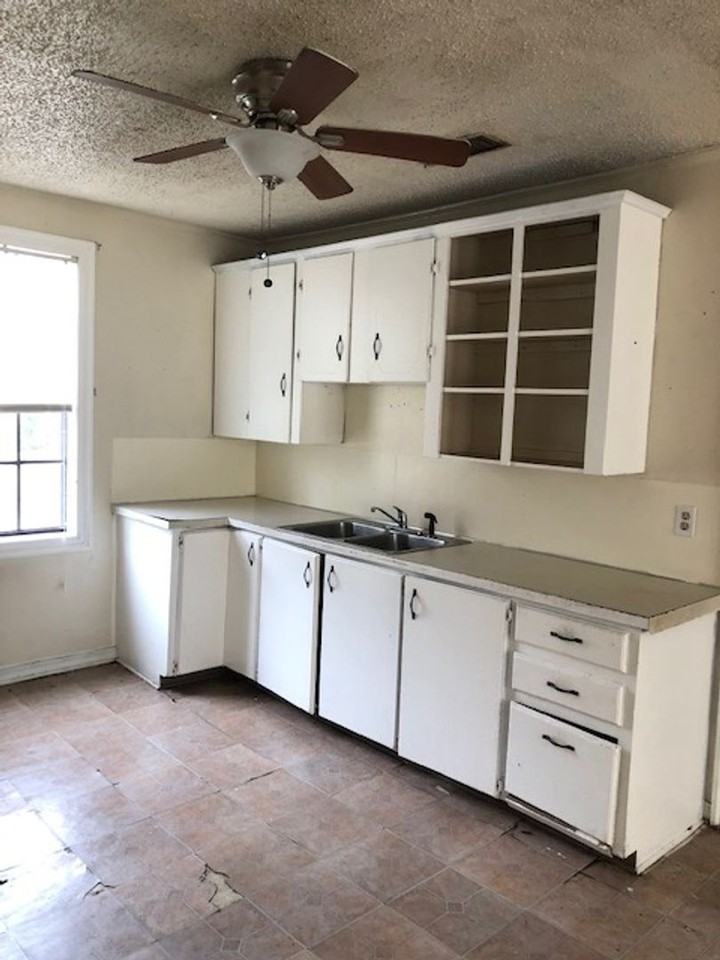 2545 Trichel St - Photo 3 of 6