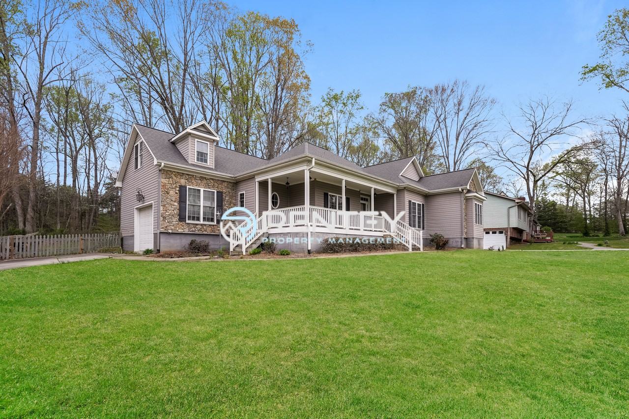 5485 Styers Ferry Rd - Photo 2 of 20