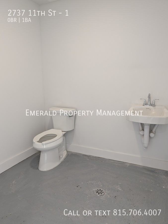 2737 11th St #1 - Photo 6 of 11