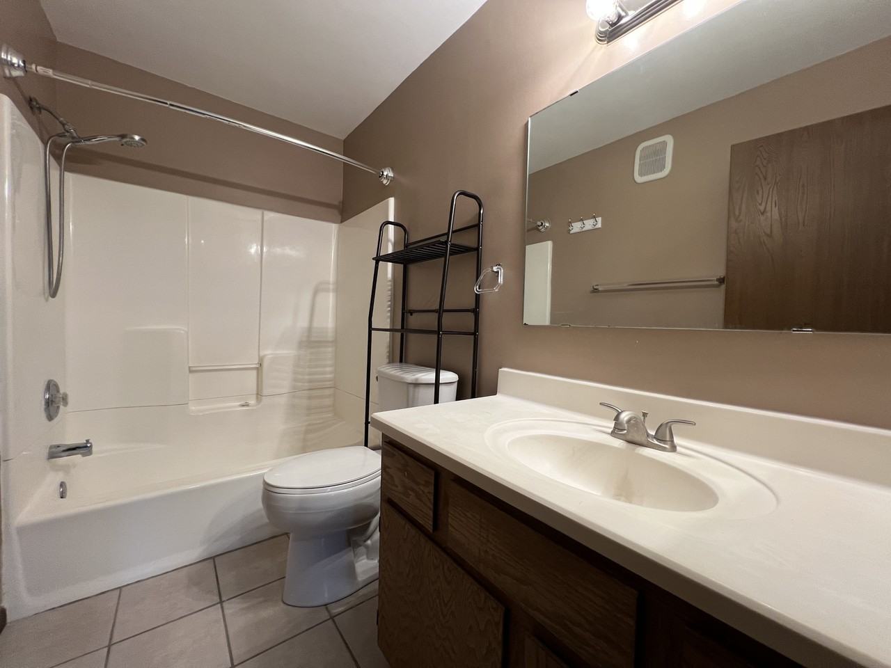 1903 Silver Bell Rd #303 - Photo 5 of 19