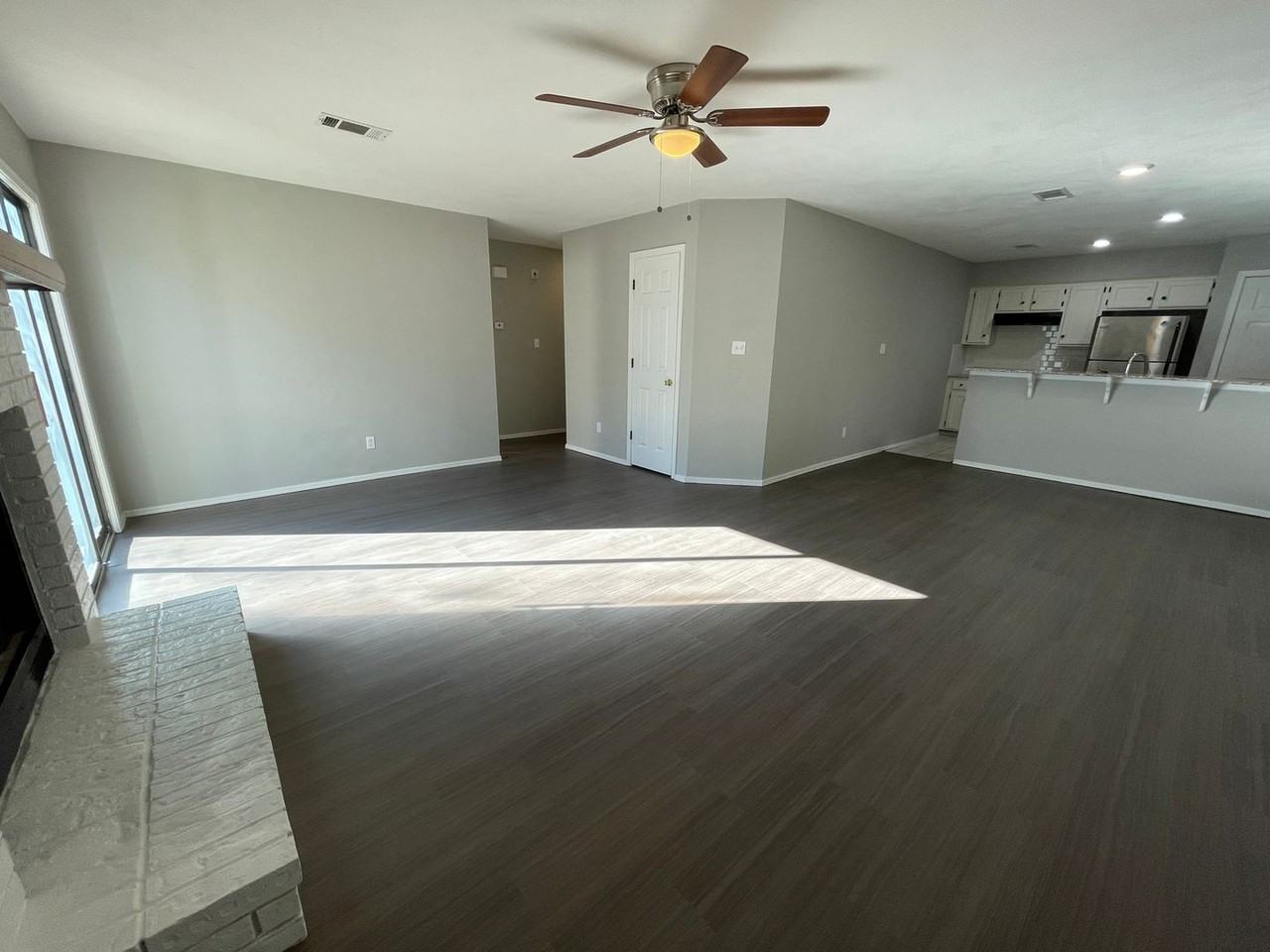 8512 Southridge Dr - Photo 2 of 14