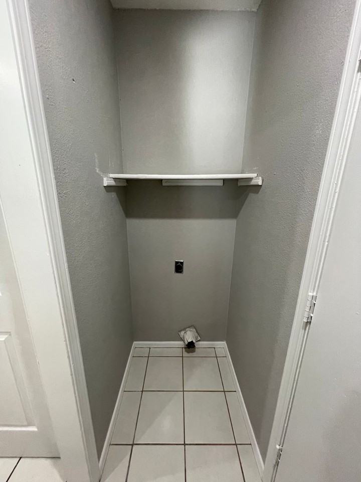 8512 Southridge Dr - Photo 7 of 14