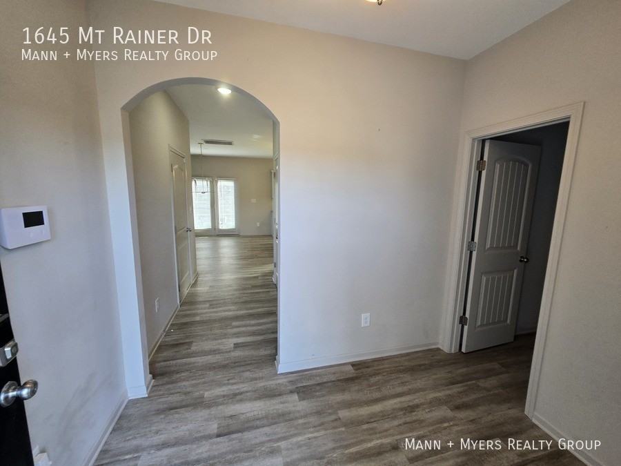 1645 Mount Rainer Dr - Photo 5 of 38