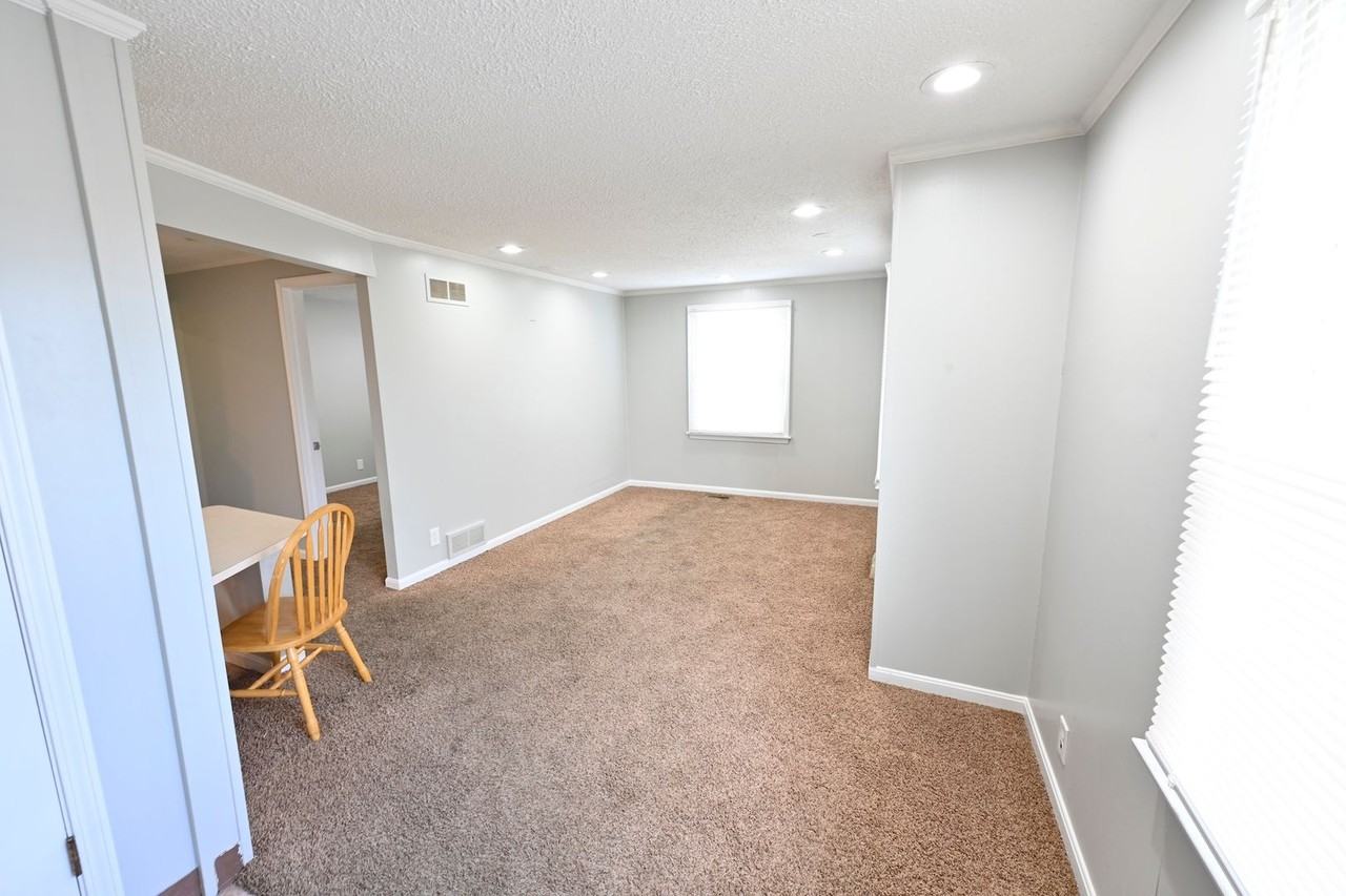 425 W Cook Rd #5 - Photo 3 of 15