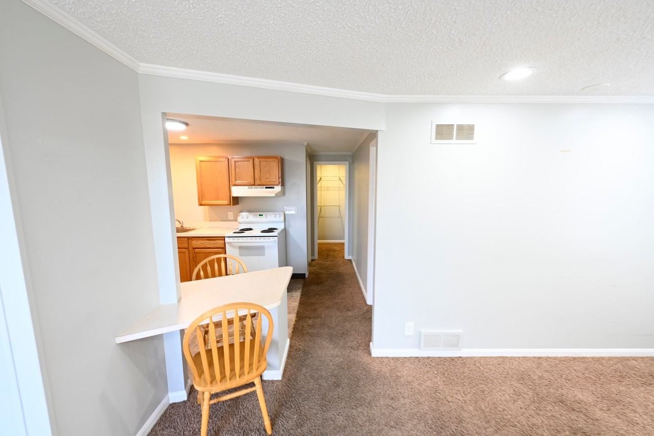 425 W Cook Rd #5 - Photo 4 of 15