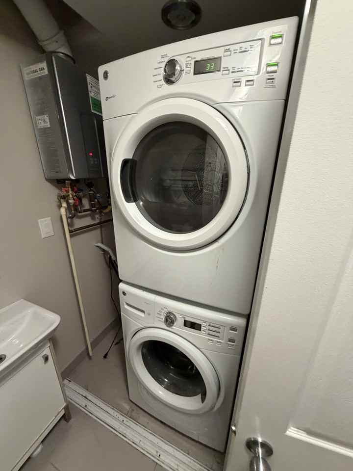 59 Concord St N - Photo 5 of 25