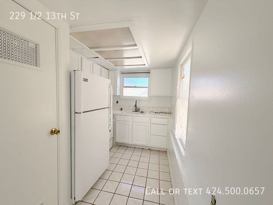 229 1/2 13th St - Photo 3 of 11