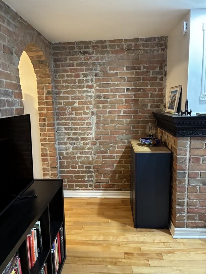 110 Gloucester St #27 - Photo 2 of 10