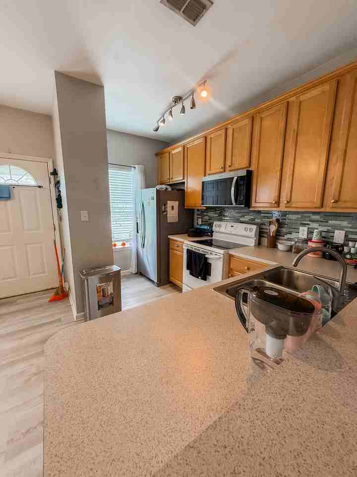 23 Old Courthouse Way #B - Photo 3 of 12